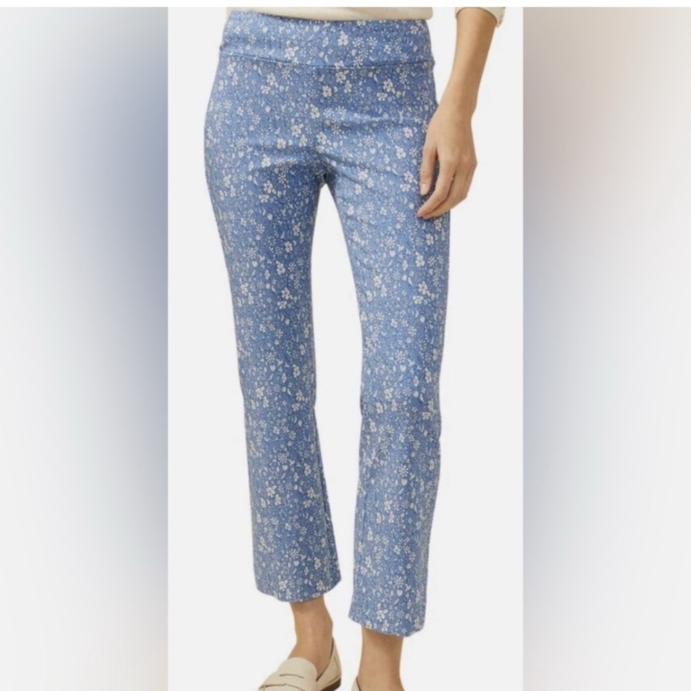 J. McLaughlin Blue Floral Capris Size‎ 6